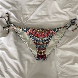 Billabong Tie Bikini Bottoms. M